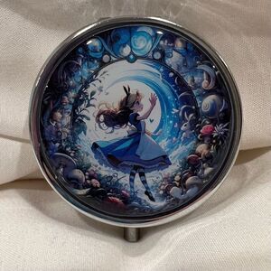 Alice in Wonderland Travel Pill Box 3 Compartment Medicine Pill Case Metal NWT